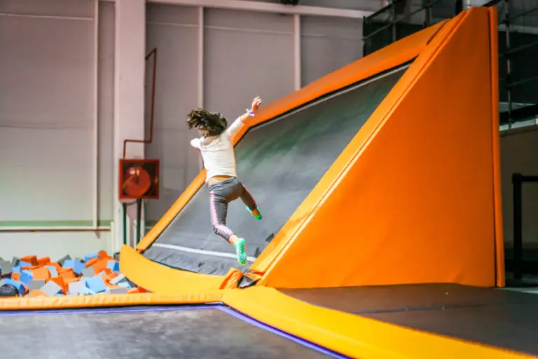 Summit Trampoline Park ubicación, precio y reseña Minimalista
